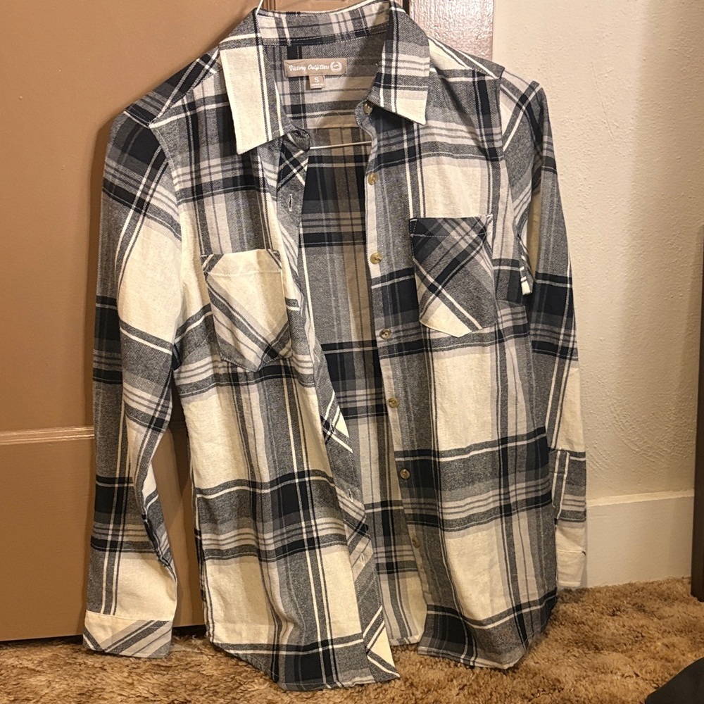 Stylish Women's Black and Cream Plaid Button-Down Shirt size small
